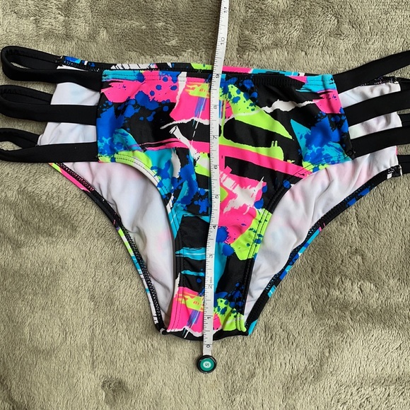 Vibrant multi color bandeau two piece swimsuit - Picture 5 of 6